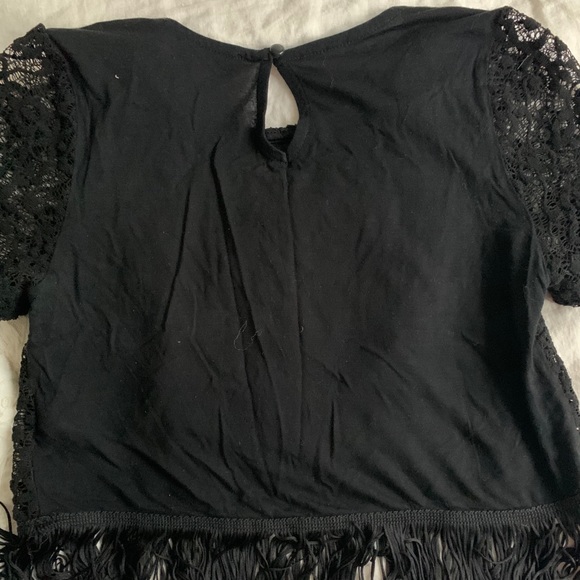 Crop top with fringe - Picture 3 of 3